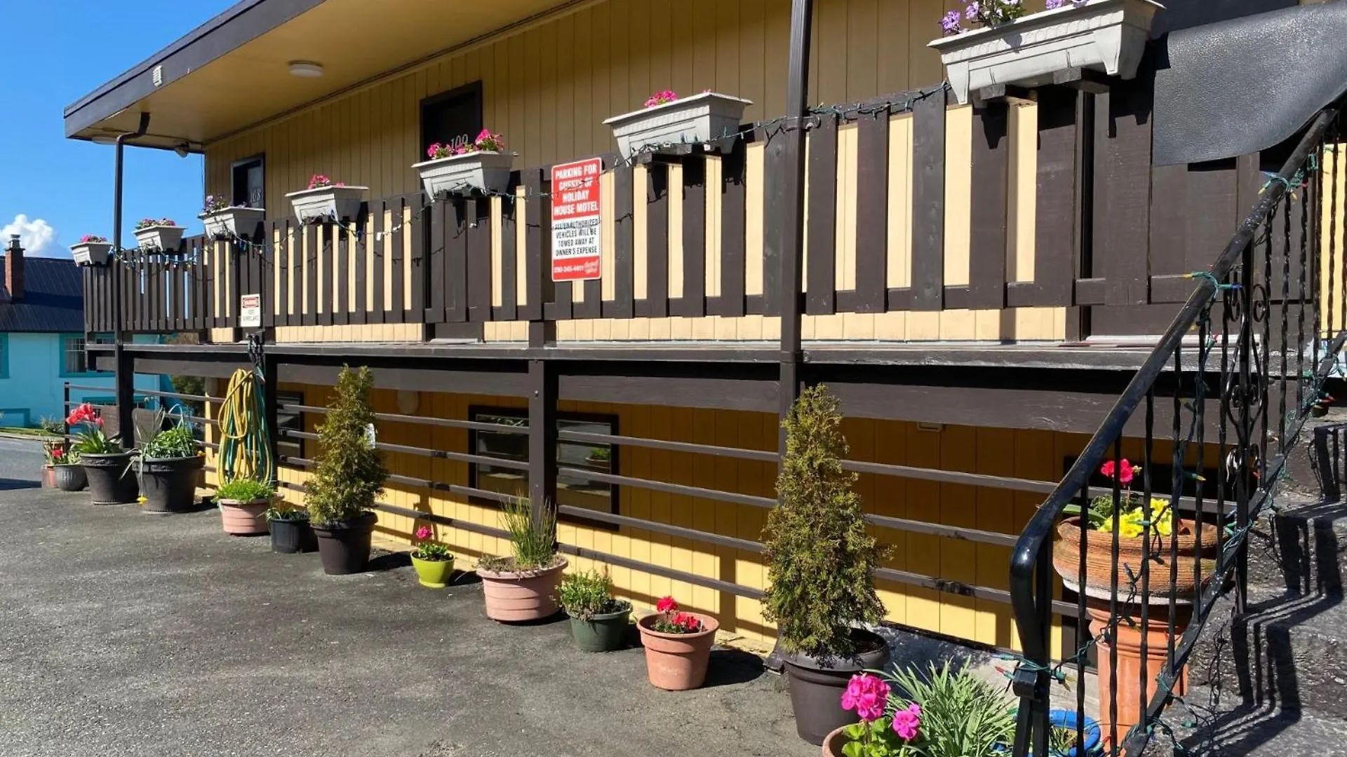 Holiday House Motel Ladysmith Canada
