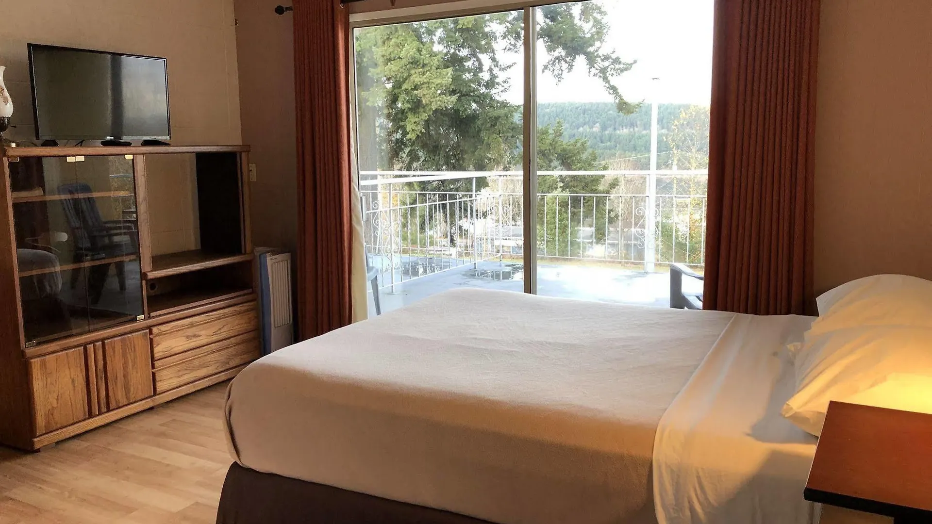 Holiday House Motel Ladysmith